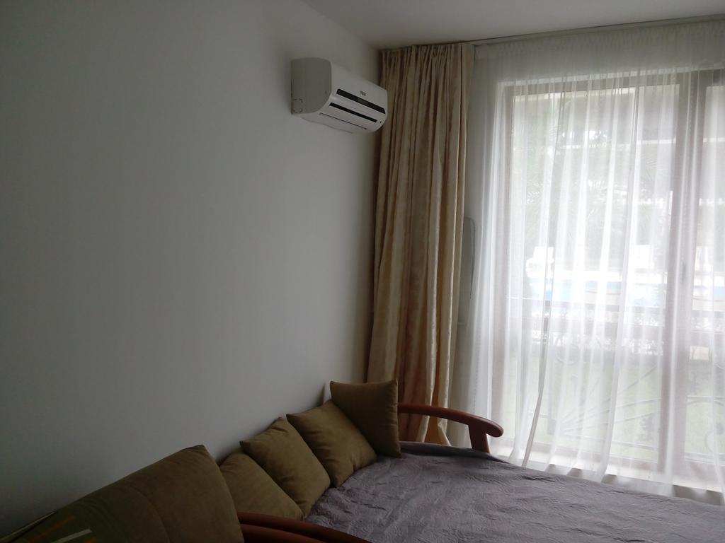 Studio Astoria 1 Apartment Elenite Luaran gambar